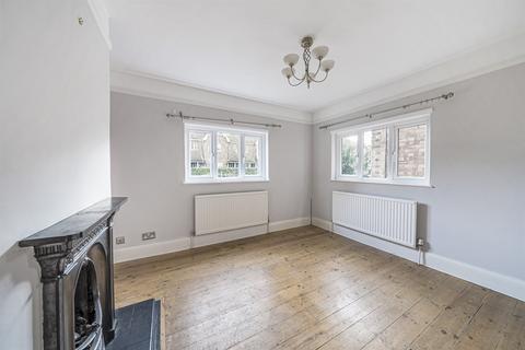 22 Dedmere Road, Marlow, SL7 1PG