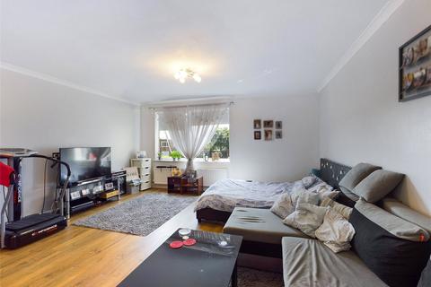1 bedroom apartment to rent - Whitley Close, Stanwell, Staines-upon-Thames, Surrey, TW19