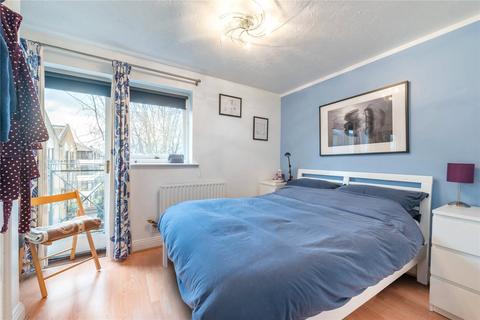 39 Undine Road, London, E14 9UW