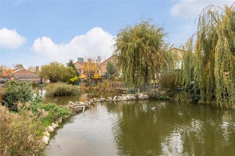19 Caledonian Wharf, London, E14 3EN