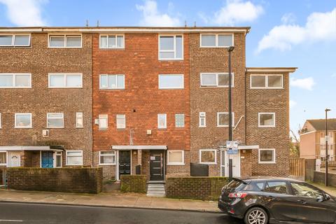 Capstan Square, London, E14