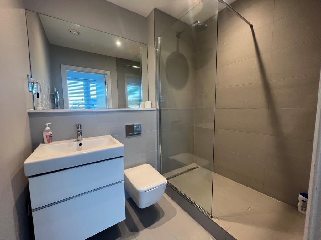 13 One High Street BATHROOM