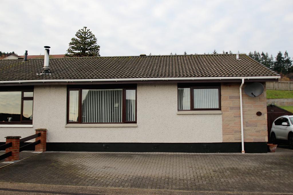 70 Drive, INVERNESS, IV3 8SG 3 bed semidetached bungalow £
