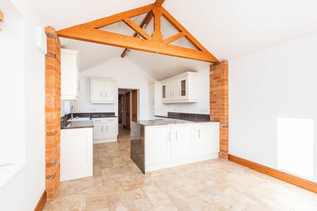 Temple Street, Brill, Aylesbury... 3 bed semidetached house £1,800
