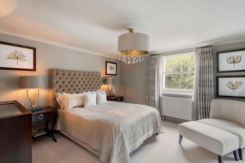 3 bedroom apartment for sale - Rutland Gate, London, SW7