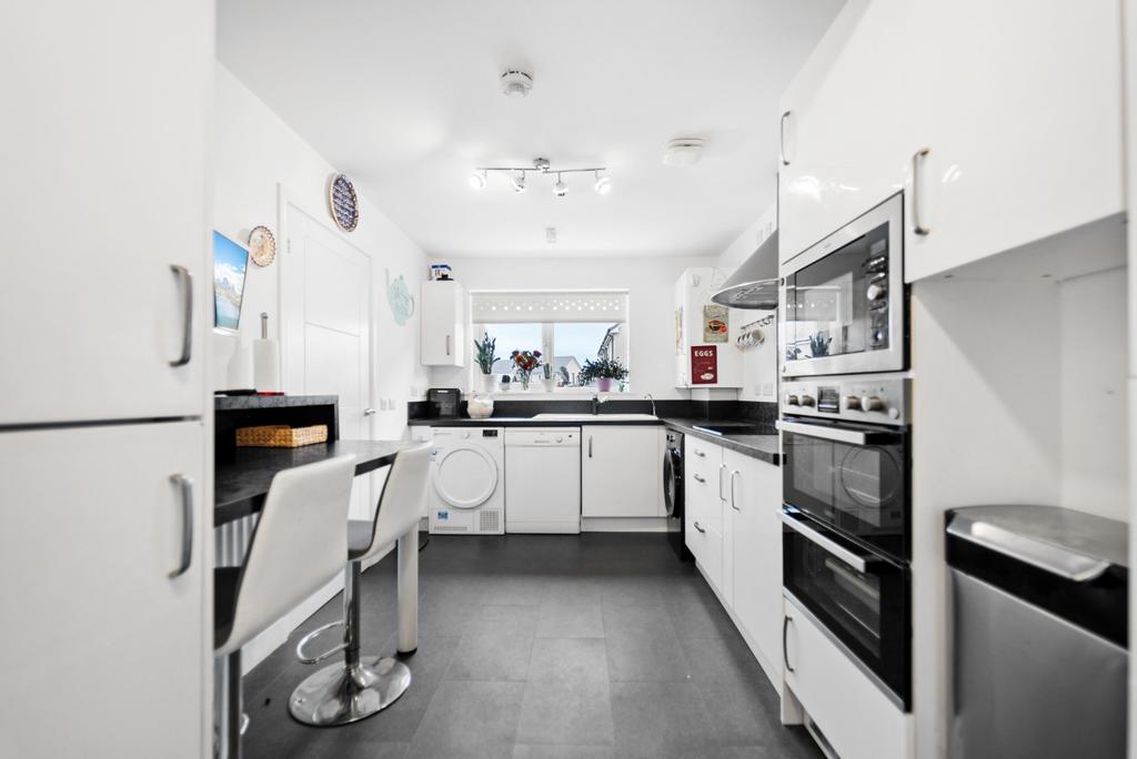 Bisset Place, Bathgate, West Lothian, EH48 4 bed detached house £275,000