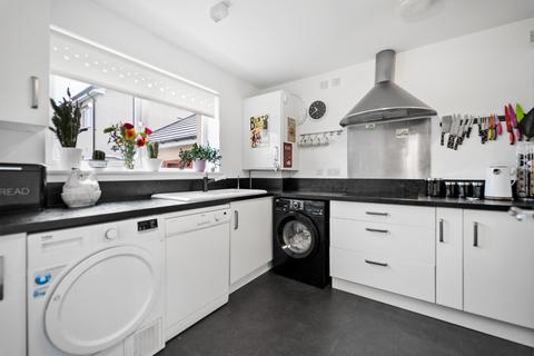 33 Bisset Place, Bathgate, EH48 2XR