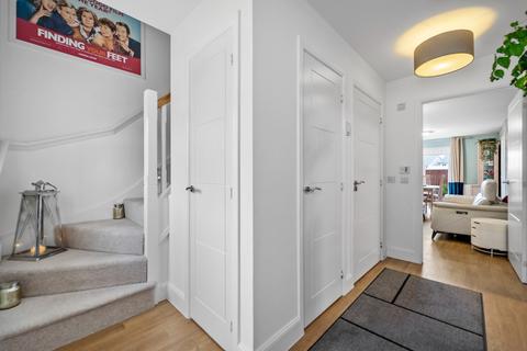 33 Bisset Place, Bathgate, EH48 2XR