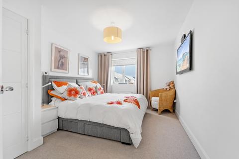 33 Bisset Place, Bathgate, EH48 2XR