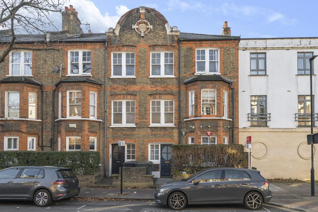 Aristotle Road, Clapham 2 bed flat £575,000