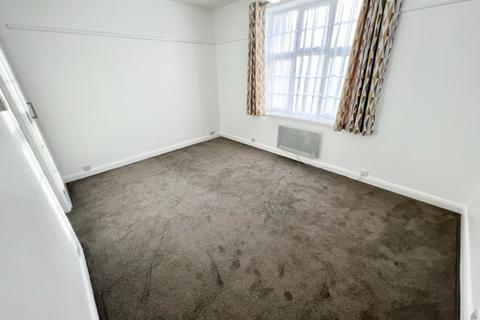 1 bedroom flat to rent - Richmond Court, Richmond Road, Raynes Park , SW20