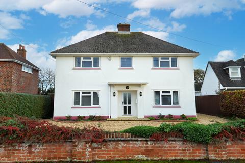 52 Barton Drive, Barton On Sea, New Milton, BH25 7JJ