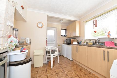 52 Barton Drive, Barton On Sea, New Milton, BH25 7JJ