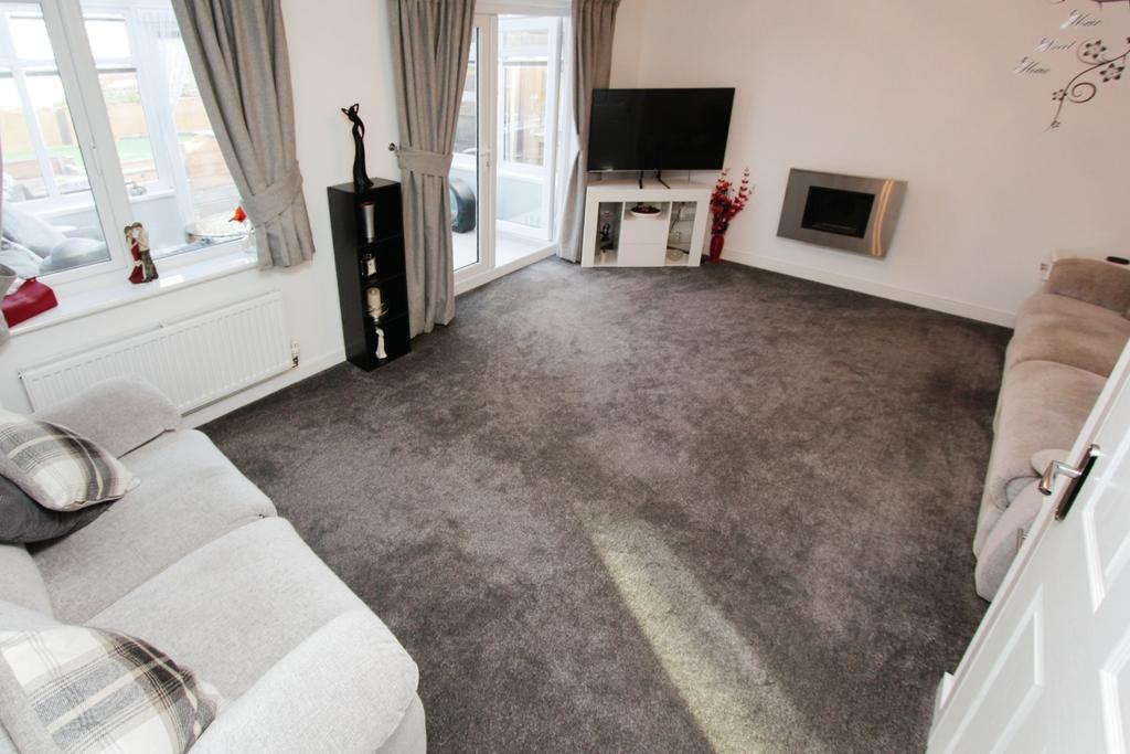 Slater Way, Ilkeston, DE7 3 bed semidetached house £255,000