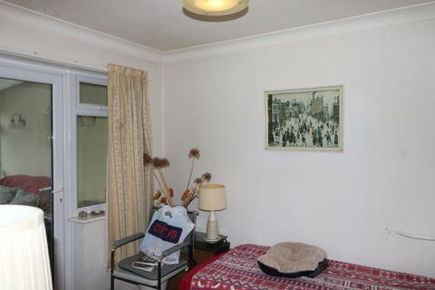 110 Brompton Farm Road, Strood, Rochester, ME2 3QZ