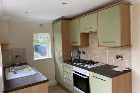 2 bedroom terraced house to rent, MacDonald Road