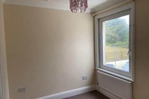 2 bedroom terraced house to rent, MacDonald Road