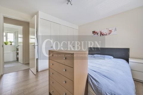 2 Amblecote Meadows, London, SE12 9TA