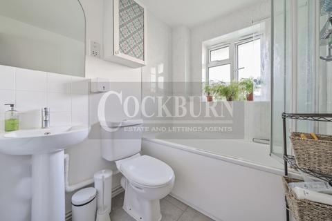 2 Amblecote Meadows, London, SE12 9TA