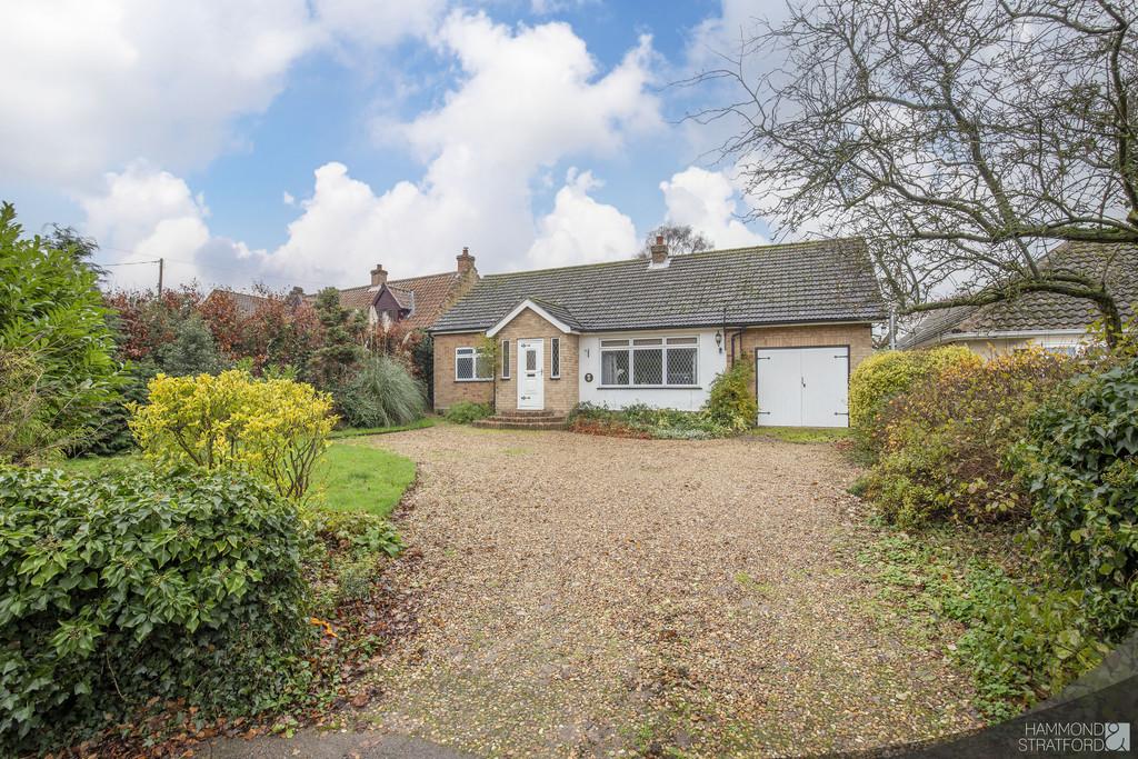 School Lane, Little Melton 4 bed detached bungalow for sale - £475,000