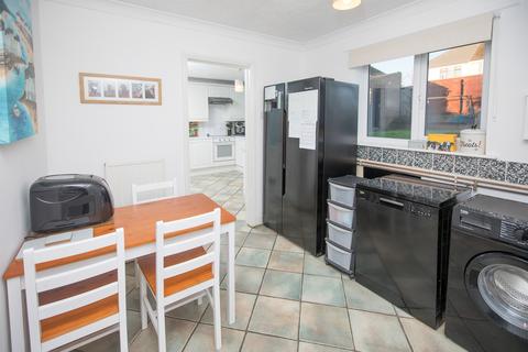8 Hillside Crescent, Weldon, Corby, NN17 3HG