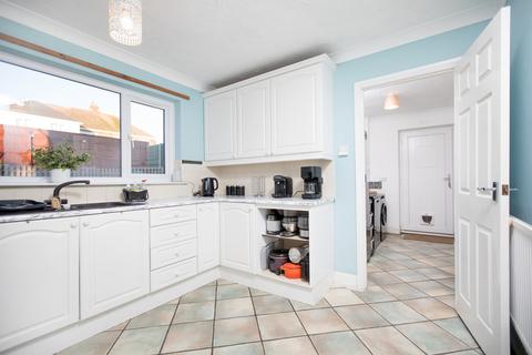 8 Hillside Crescent, Weldon, Corby, NN17 3HG