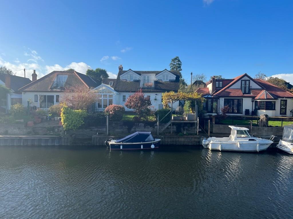 Riversdale Road, Thames Ditton 4 bed detached house £1,600,000