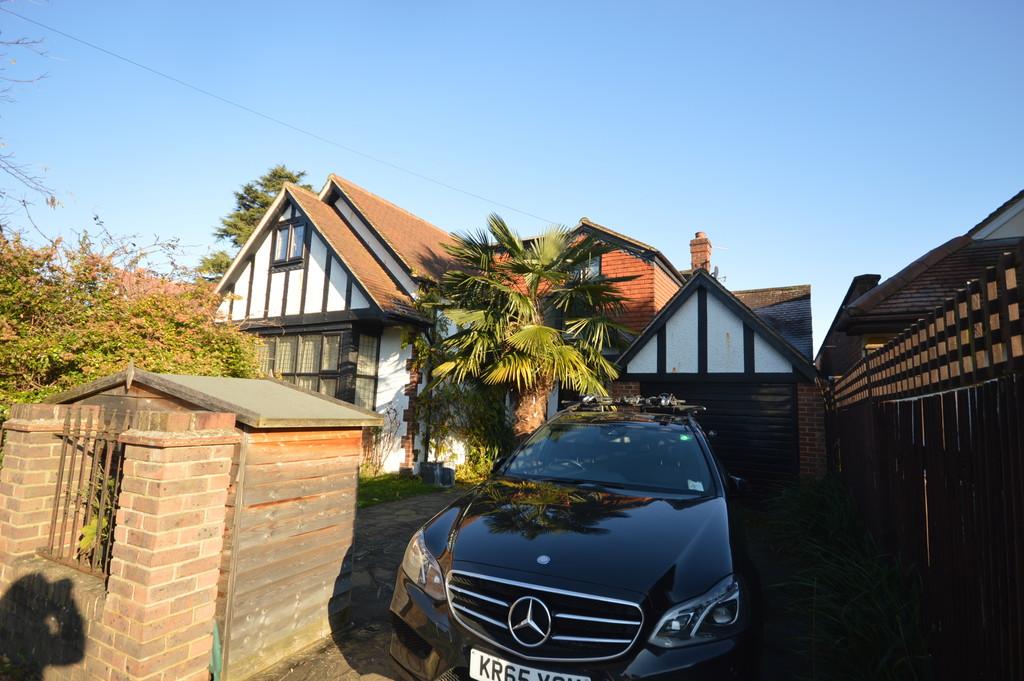 Riversdale Road, Thames Ditton 4 bed detached house £1,600,000