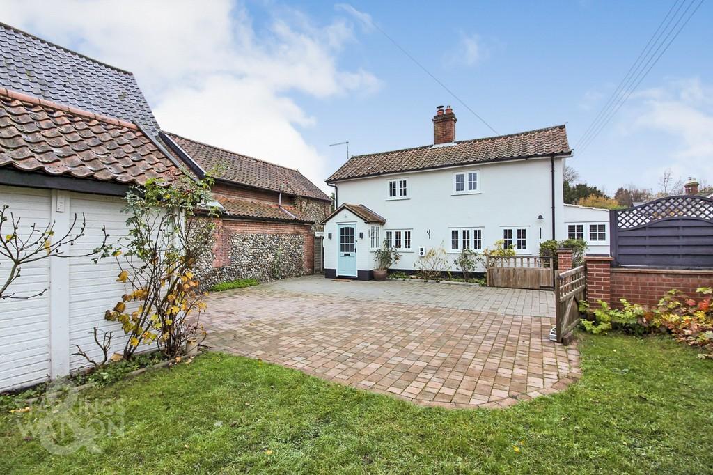 Lynch Green, Hethersett, Norwich 3 bed cottage for sale £375,000