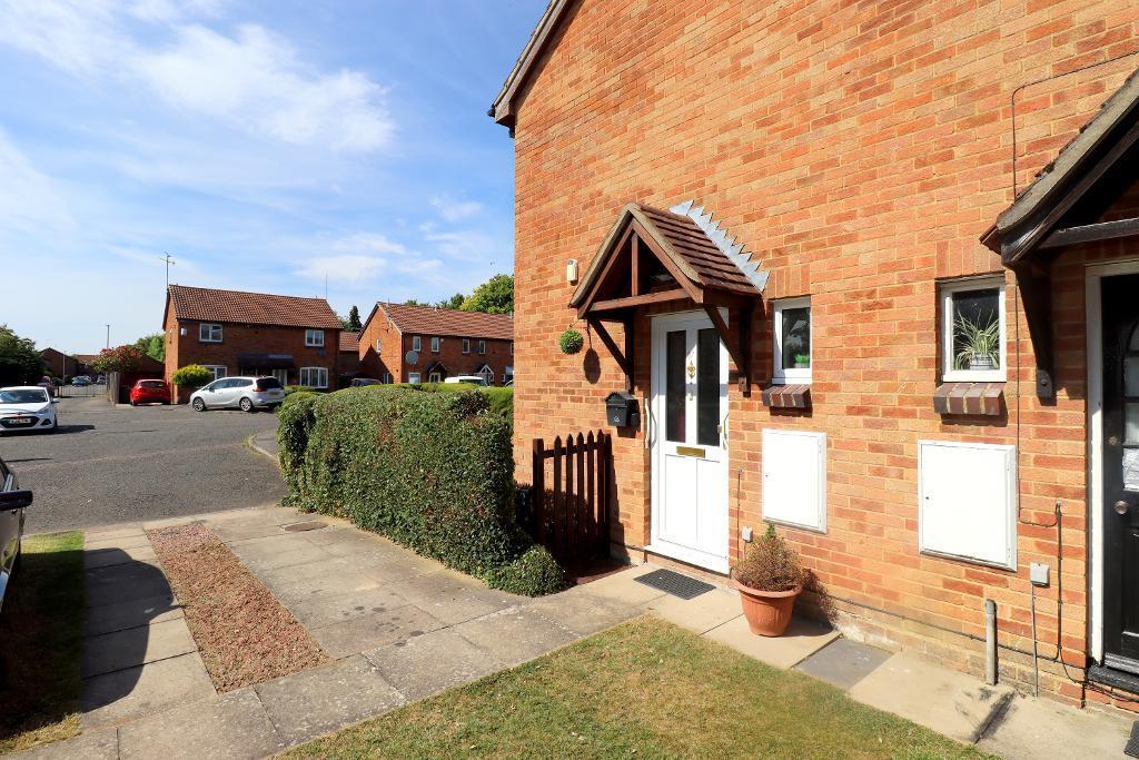 Glenfield Road, Luton, LU3 2JA 1 bed house £925 pcm (£213 pw)
