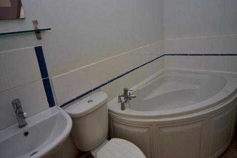 2 bedroom apartment to rent, Claremont Terrace, Thornhill, Sunderland, SR2