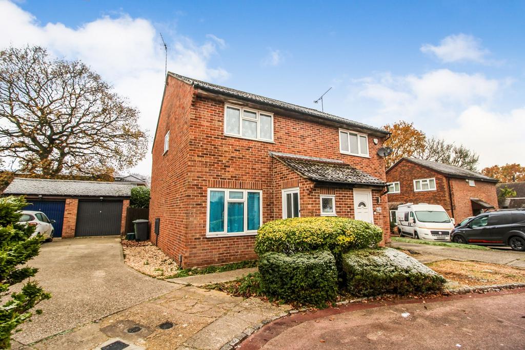 Devonshire Gardens, Tilehurst... 2 bed semidetached house £325,000