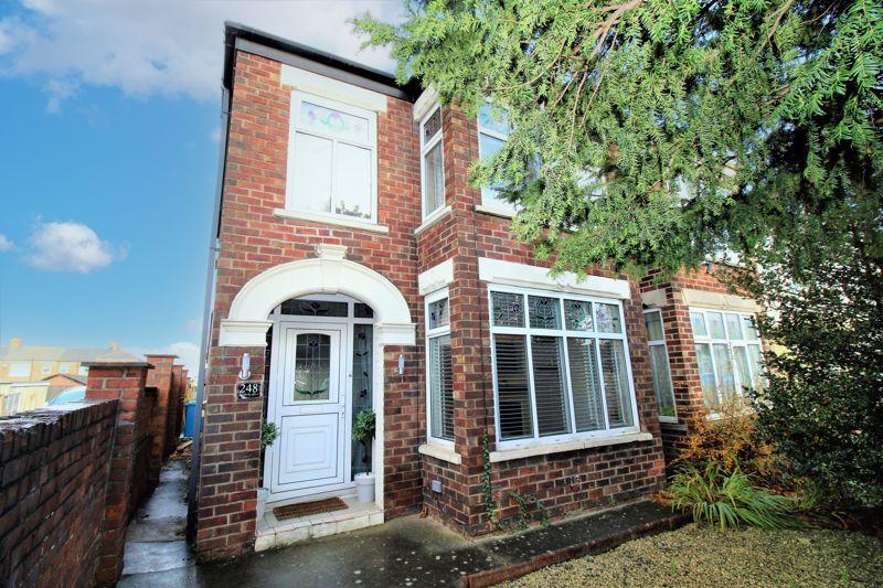 Willerby Road, Hull, HU5 3 bed end of terrace house £170,000
