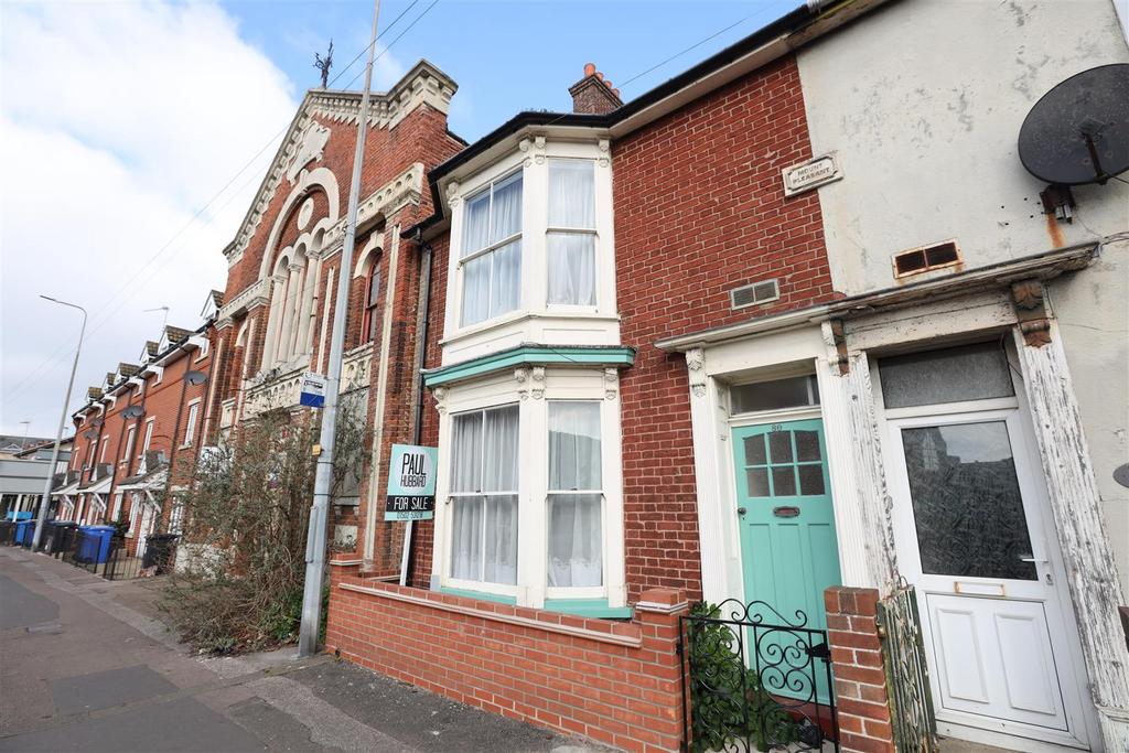 St Peters Street, Lowestoft, Suffolk 2 bed semidetached house for sale