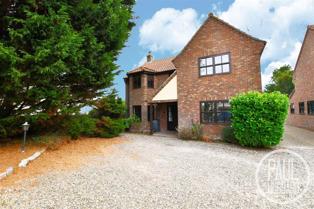 Church Road, Kessingland, Suffolk 4 bed detached house £550,000