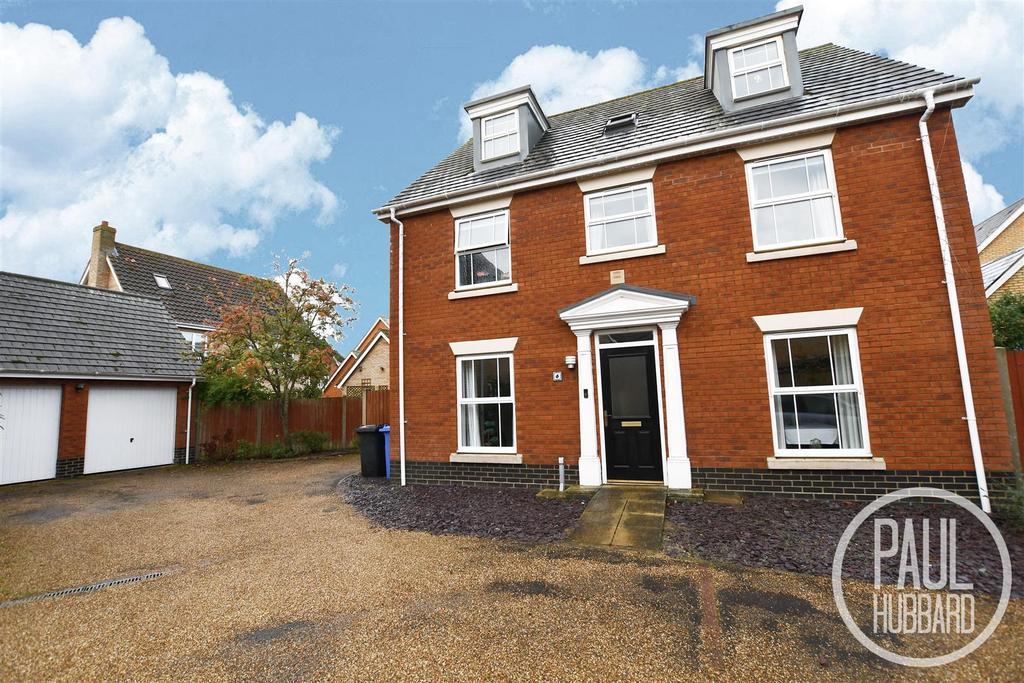 Burlingham Drive, Carlton Colville, Suffolk 5 bed detached house £375,000