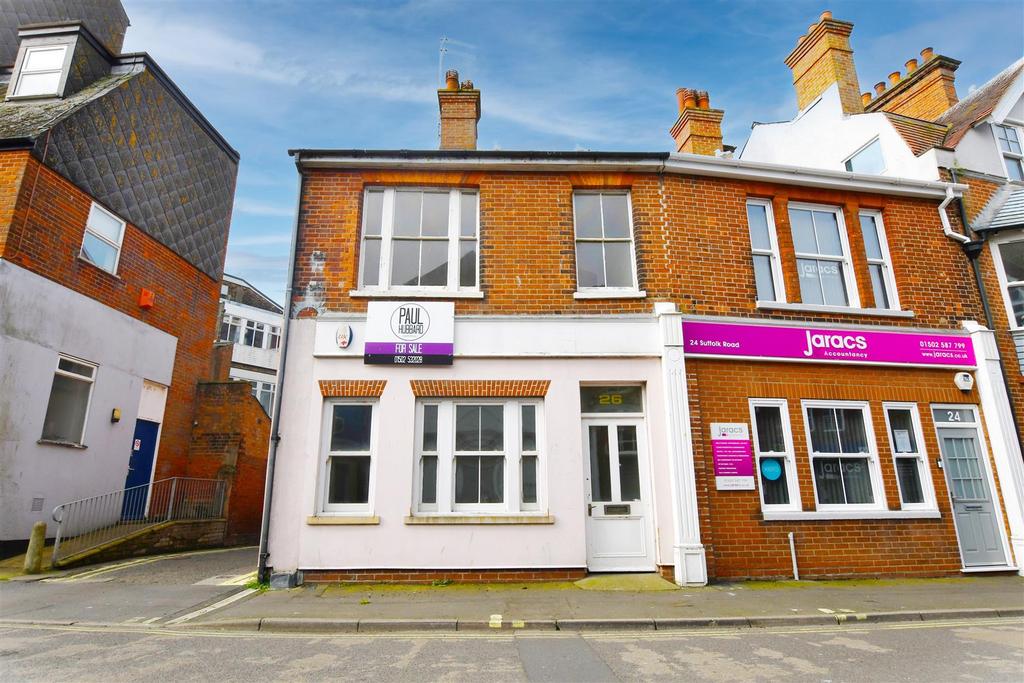 Suffolk Road, Lowestoft, Suffolk 3 bed end of terrace house for sale