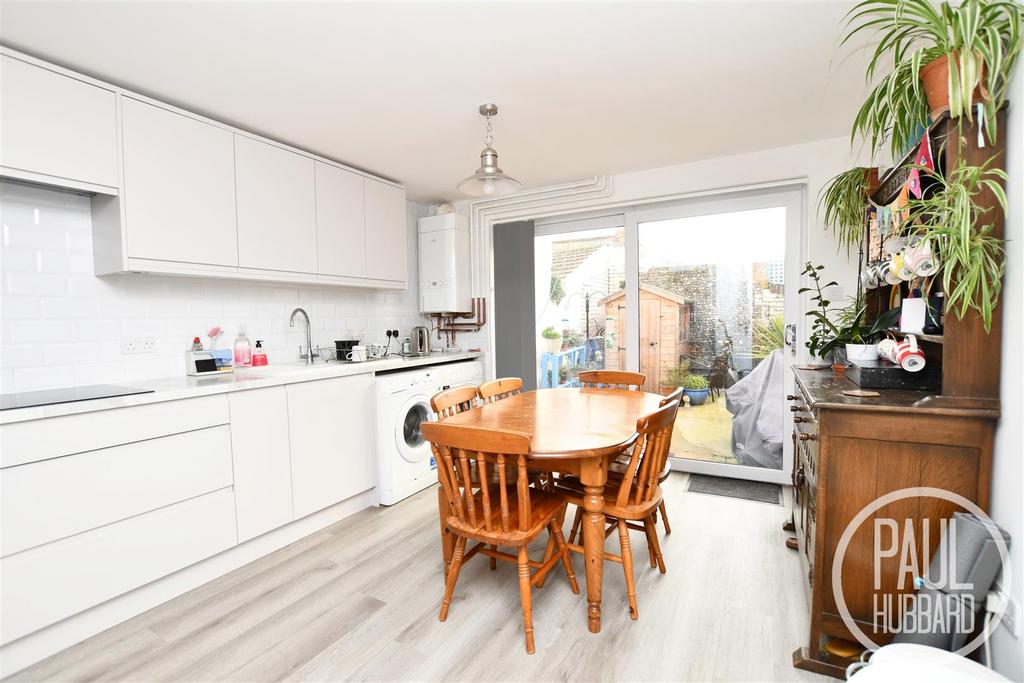 Trafalgar Street, Lowestoft, Suffolk 3 bed terraced house £140,000