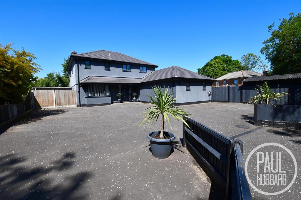 Elm Tree Road West, Oulton Broad South 5 bed detached house £630,000