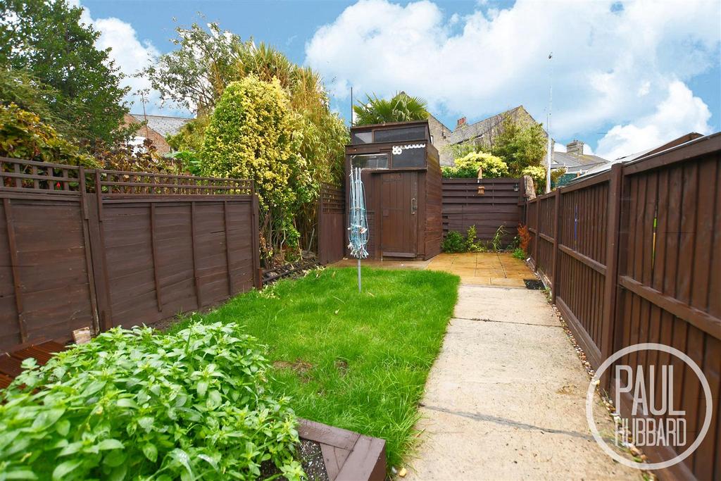 Morton Road, Pakefield, Suffolk 3 bed terraced house £170,000