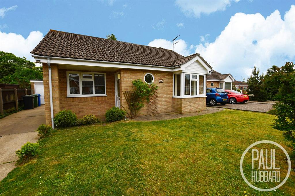 Beeching Drive, Gunton, Suffolk 2 bed detached bungalow £300,000