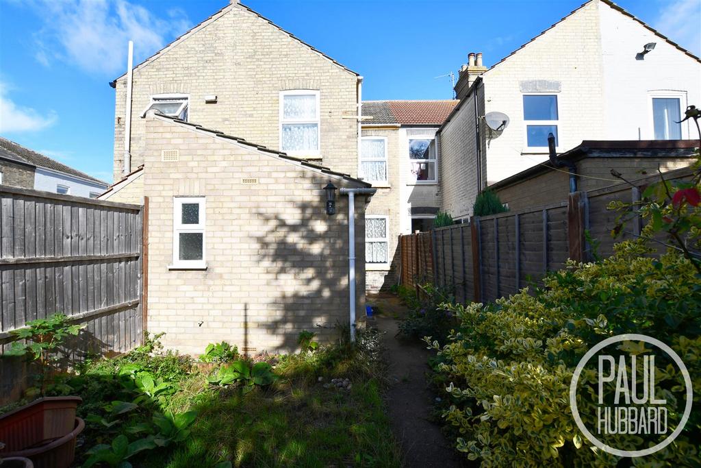 St Road, Pakefield, Suffolk 3 bed terraced house £175,000