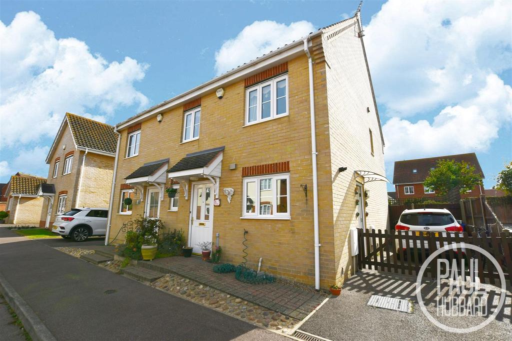 Heritage Close, Kessingland, Suffolk 3 bed semidetached house £250,000