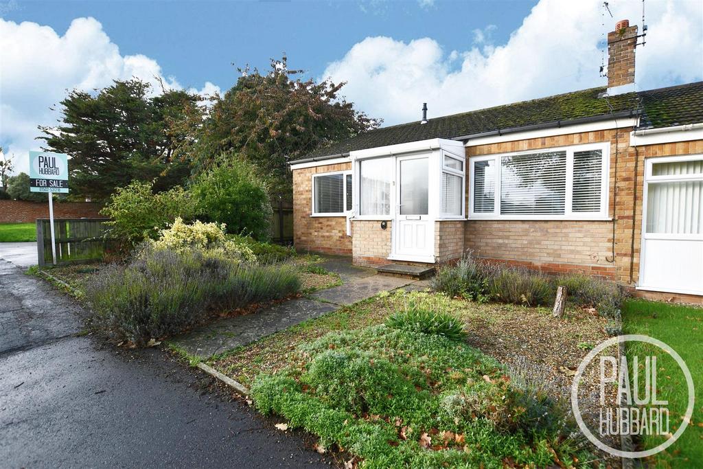 Lloyds Avenue, Kessingland, Lowestoft 2 bed semidetached bungalow £230,000