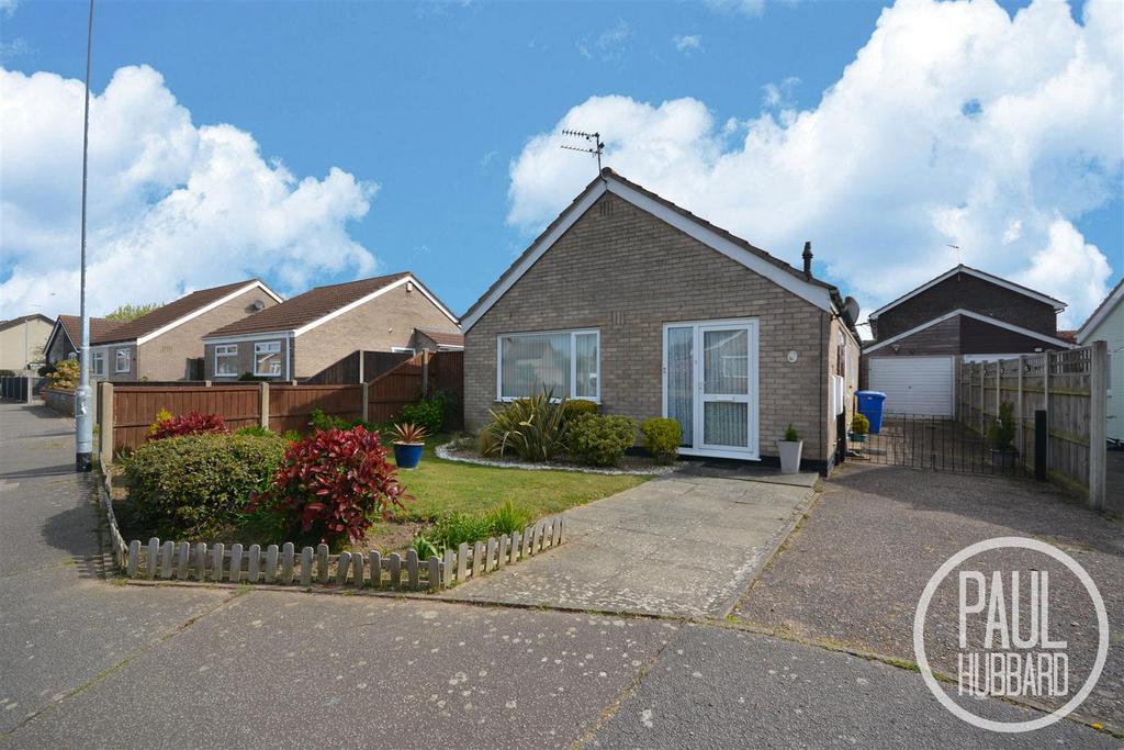 Elmdale Drive, Carlton Colville, NR33 3 bed detached bungalow for sale
