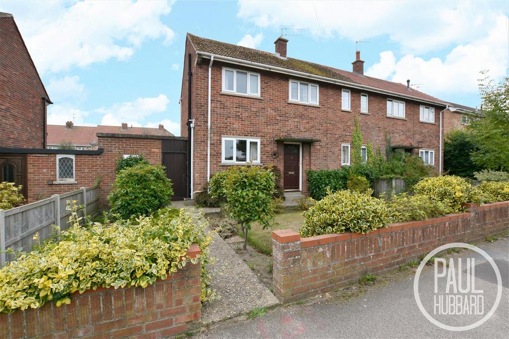 Pinewood Avenue, Lowestoft, NR33 2 bed semidetached house for sale £170,000