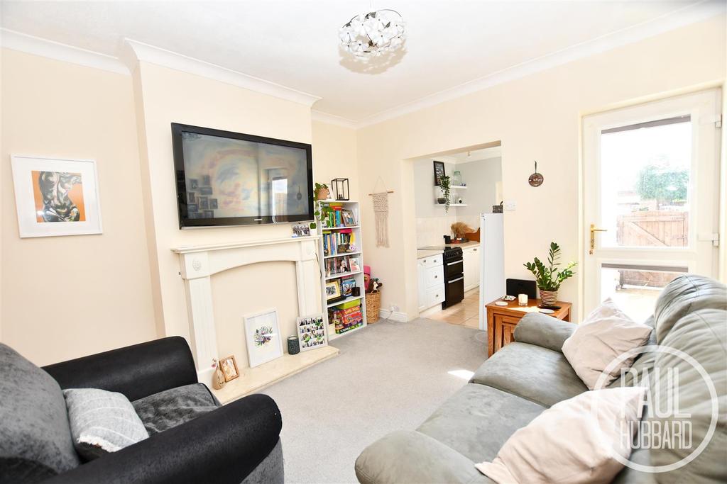 Gorleston Road, Oulton, Lowestoft 2 bed terraced house £180,000