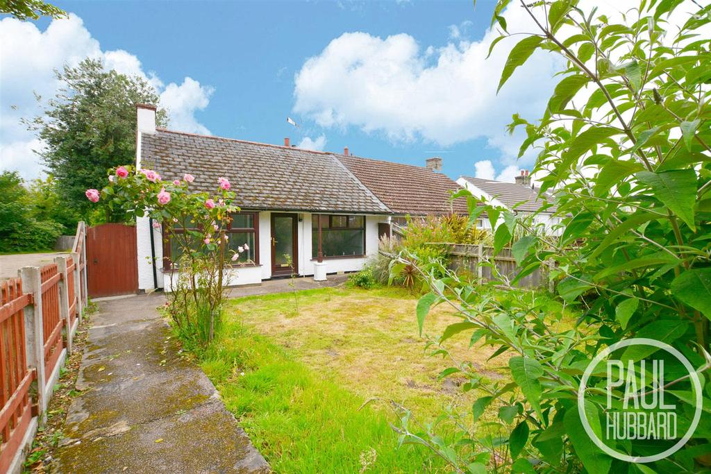 Blackheath Road, Pakefield, Suffolk 2 bed semidetached bungalow £230,000