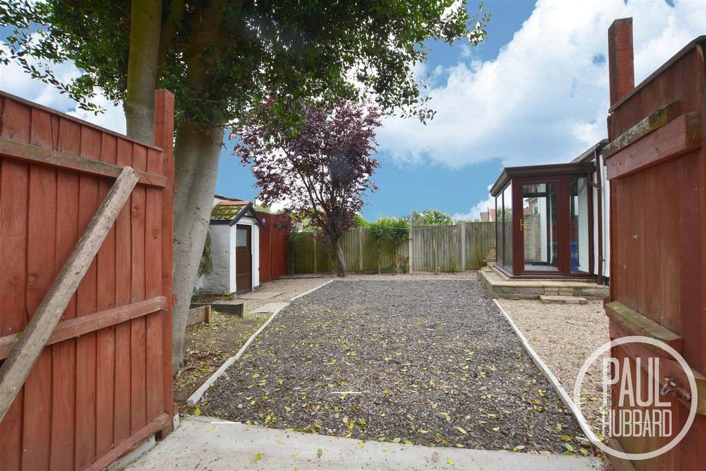 Blackheath Road, Pakefield, Suffolk 2 bed semidetached bungalow £230,000