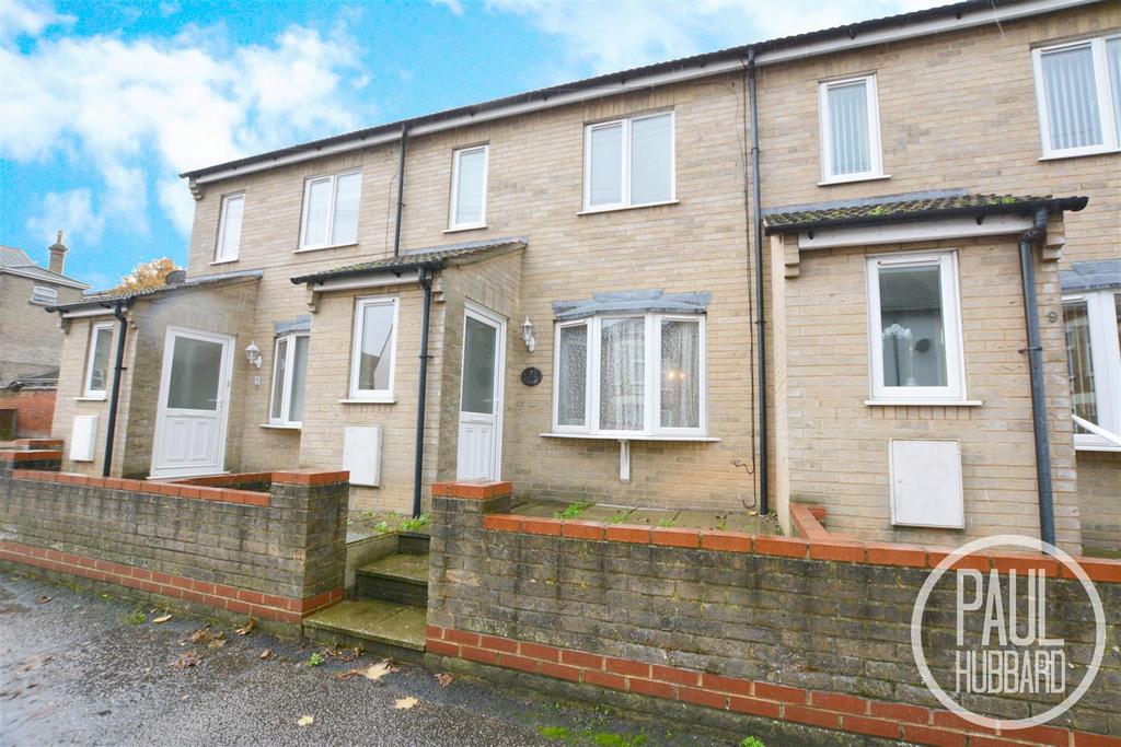 Lorne Park Road, Kirkley, NR33 3 bed terraced house for sale £185,000